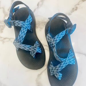 Womens Chacos Size 8